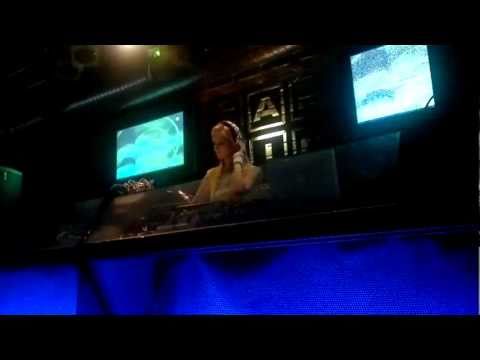 DJane B.UNQ! 17.6.11 club FABRIC - Invasion Hard Techno night