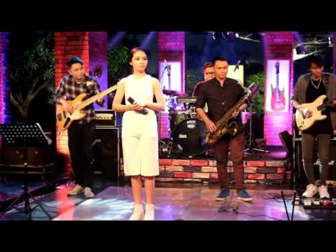 Regina Poetiray - Melati Suci (TamanBuayaBeatClubTVRI)