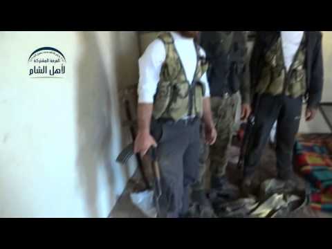 جولة بعد السيطرة على أحد مقرات النظام في حي الراموسة في مدينة حلب من قبل الغرفة المشتركة لأهل الشام