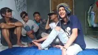 Download lagu ADA YANG TAU BAHASA ORANG GILA ? mp3 Download lagu ADA YANG TAU BAHASA ORANG GILA ? mp3