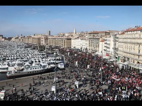 Réforme des retraites : notre direct vidéo depuis la manifestation sur le Vieux-Port de Marseille