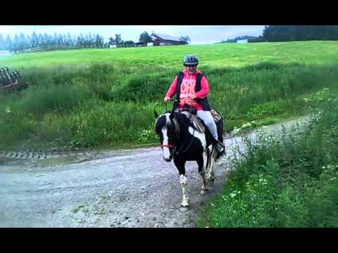 Tordensky: Inger-Line riding