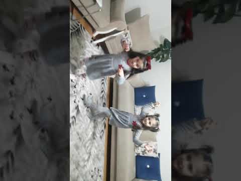 Derin Azra Ve En Yakın Arkadaşının Erik Dalı Oyunu