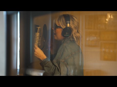 Thumbnail for A Luz Te Encontrará (You Will Be Found) video