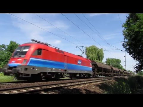 Güter und Personenzüge in Ungarn, Komárom im August 2015.