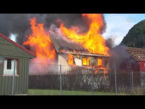 Ikke gjør dette hjemme: Huset brenner