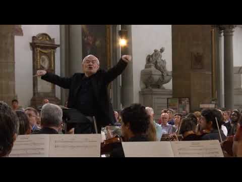 John Rutter conducts his Requiem (Movement I: Requiem Aeternam)