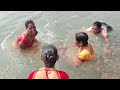 Chant Radhe Radhe Bihari Will Come Tai Took A Bath In The Ganga With Her Sisters In Haridwar