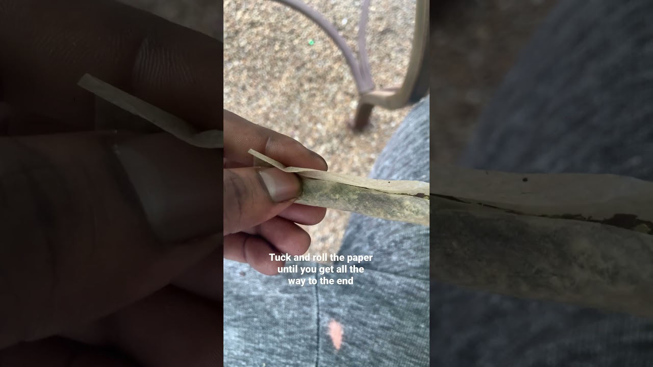 How to roll a joint in only 1 minute! Like and follow for more content
