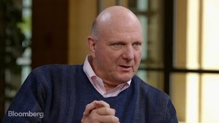 Download lagu Microsoft's Former CEO Says Disagreement With Gates on Smartphones Drove Them Apart mp3