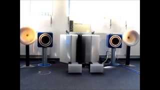 Video thumbnail for Martion´s Bullfrog vs. Einhorn Horn Speaker Systems High End Munich 2015 by Audio & Stuff