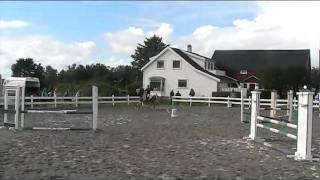 preview picture of video 'Mustang og Lotte ridestevne Randaberg Hesteklubb, Leikvoll, 28.08.10.mpg'