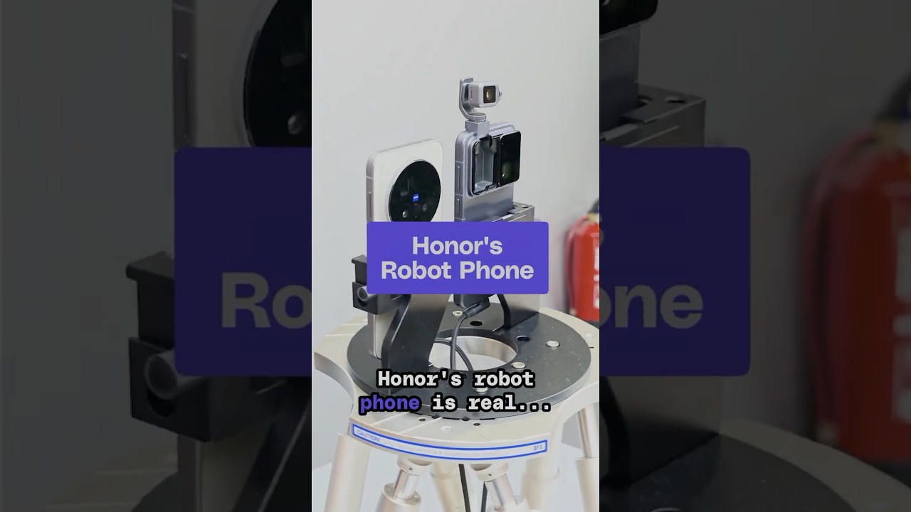 The Verge news editor, Dominic Preston, got an up close look at Honor's Robot Phone.