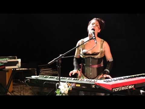 Amanda Palmer live in Vienna 2011 - Olly Olly Oxen Free 13/23