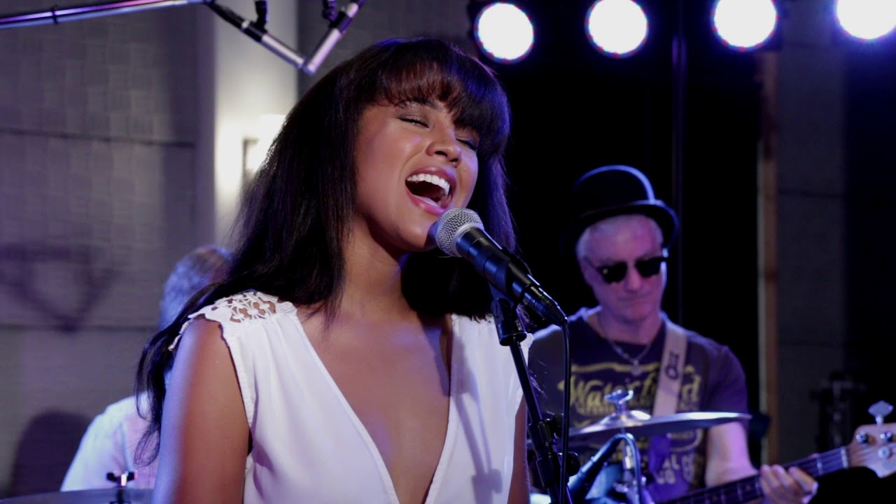 JBM Promtions & Memorial Hall present The Linda Ronstadt Experience