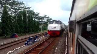 preview picture of video 'KA Argo Wilis di Stasiun Kebumen CC203 95 04 (Dipo induk BD)'