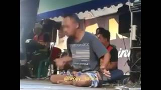 Download lagu Orang gila kepengen goyang dangdut mp3