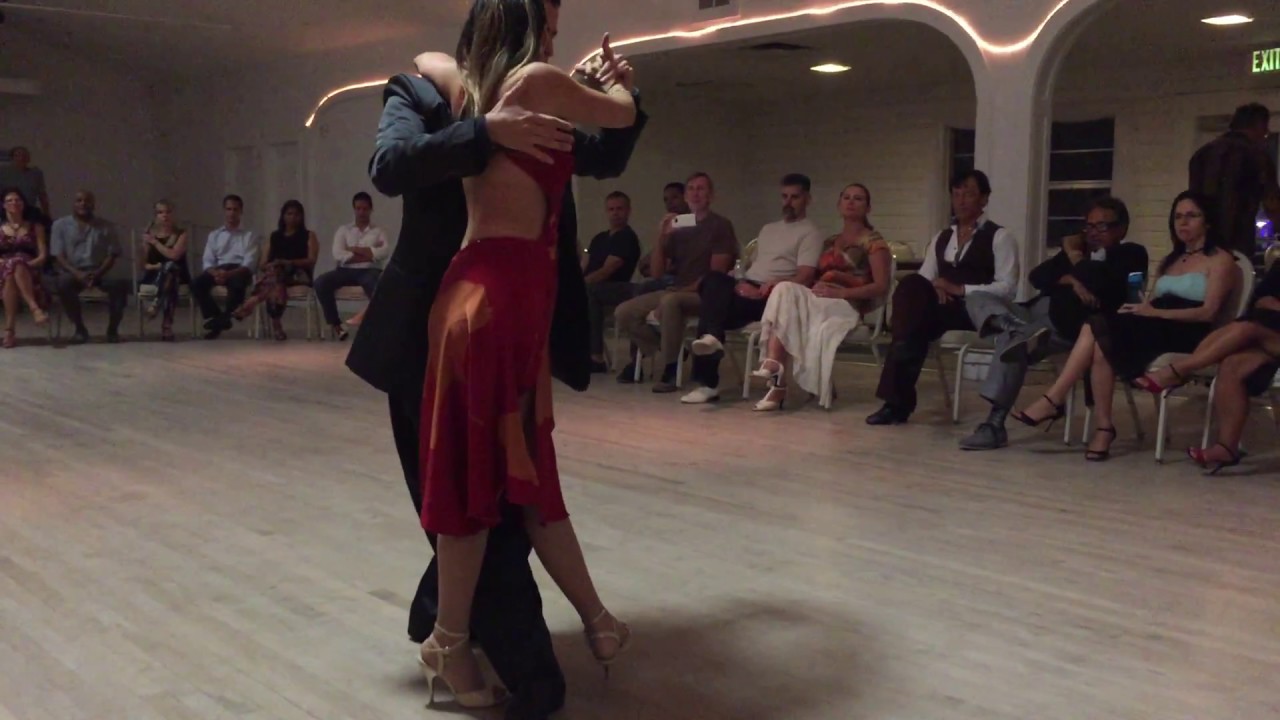 Carolina Balmaseda & Juan David Bedoya. Señores yo soy del Centro | D'Agostino - Vargas