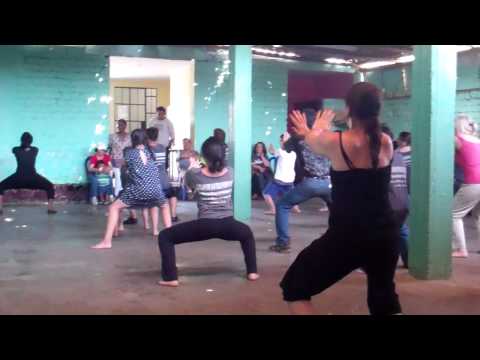 Marita Flores Teaching Peruvian Festejo Dance in Cañete, Perú - Lesson 2
