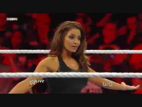 Trish Stratus Talks WWE Performance Center, Recruits