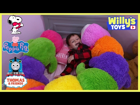 Toy Isle Fun with PEPPA PIG Thomas Train SNOOPY CAR RIDE Hot Wheels Bed at Babies R Us Willy's Toys