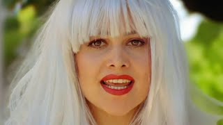 Ilona Csáková - Malý vůz Ilona Csáková - Malý vůz
