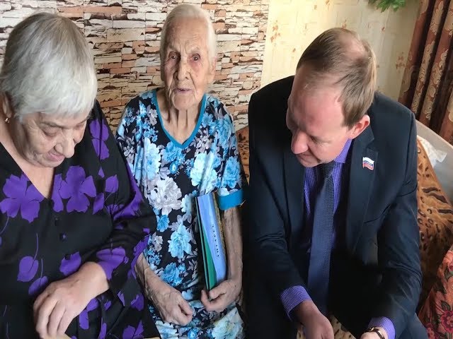 100 лет исполнилось ангарчанке Нине Лукояновой