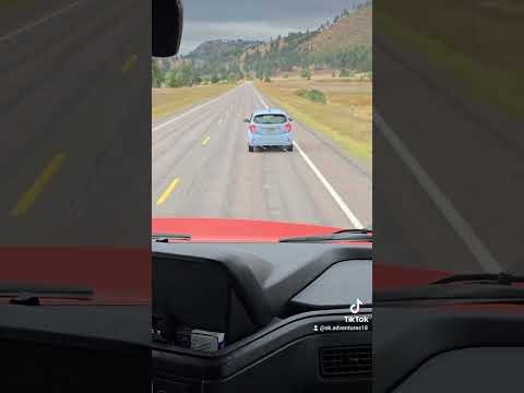 #trucking #truckdriver  #truckerlife #truckdriving #youtubeshorts #idiots #viralvideo #viralshorts