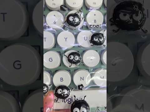 Review Sticker 3D trang trí ốp lưng và bàn phím theo gợi ý của người xem | Momo Review | #Shorts