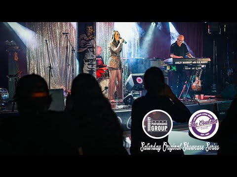 Ashley Woodruff - Looking Back (Live At The Coulson’s Original Saturday Showcase Series)