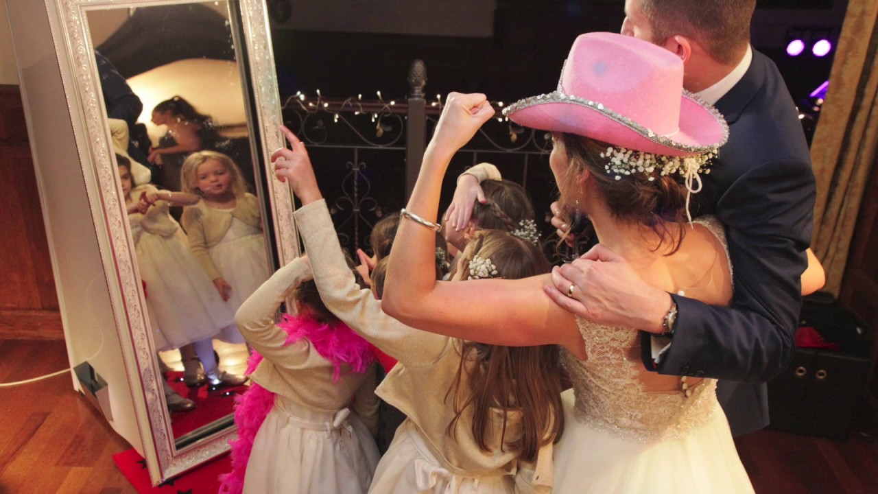 Company video BUDGIES BALLOONS & BOOTHS