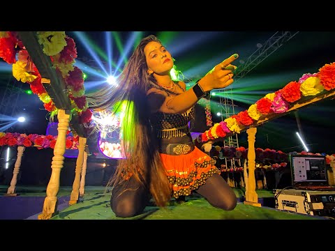 Mujhe Tumse Mohabbat Hai || Ft. Miss Sumi || Hindi Dance