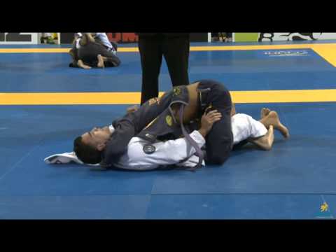 Dominique Bell - Worlds 2015 - Match 1