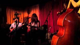 Esther Rose at the country night