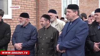 Малоимущая семья Автаевых получила новый дом от фонда Кадырова