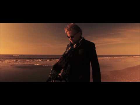 STEEDS ALS JIJ ME AANKIJKT - WESLY BRONKHORST - Officiele Videoclip