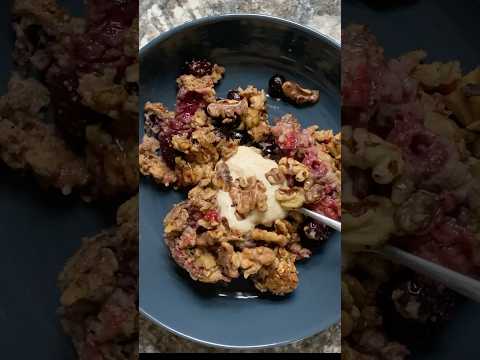 Baked Oatmeal With Berries and Walnuts: high in Omega-3s