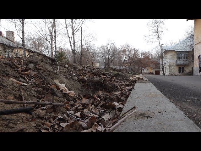 Благоустройство двора в Ангарске бросили на полпути
