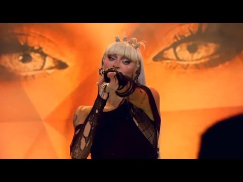 Pabllo Vittar -Balinha de Coração (Feat Anitta) no fantástico