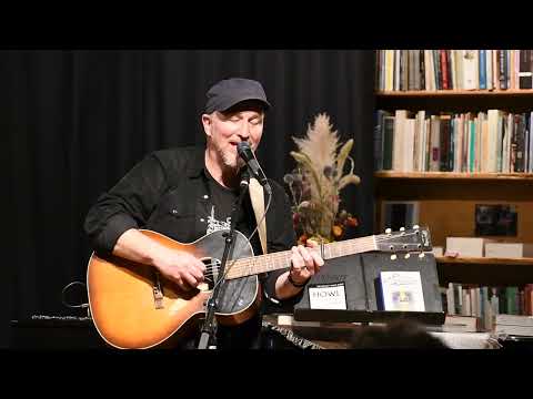 Peter Mulvey sings "French Bulldog"