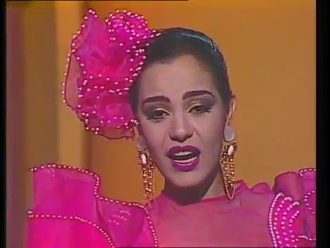 من "عروس البحر" إلى "التوكسيدو"، لم تكن شريهان مجرد فنانة استعراضية، بل كانت "مختبراً للموضة" يسبق عصره بعقود. بمناسبة ليالي رمضان، نستعيد نوستالجيا الأناقة التي سكنت خزانة أحلامنا وصنعت هوية "الفوازير" البصرية.. التفاصيل كاملة على موقعنا 