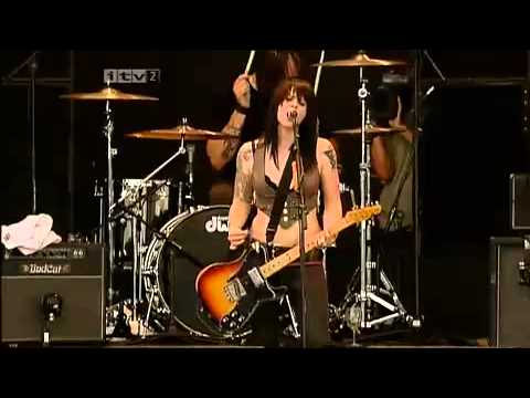 The Distillers - The Hunger Live at Reading 2004