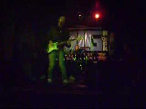 Rockfort  , Lança perfume!