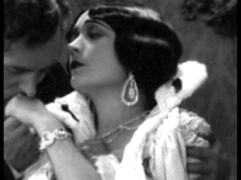 Phil Spitalny's Band plays Pola Negri's "Paradise", 1932