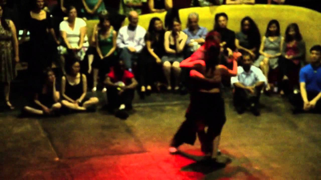 Damian Thompson and Mariana Ancarola, Te Aconsejo Que Me Olvides