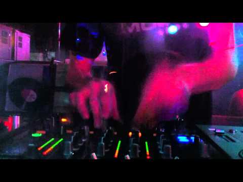 OMAR LEÓN @ Moog Club (Barcelona)