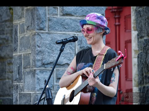 Jessica Lea Mayfield "Kiss Me Again" (State House Sessions)