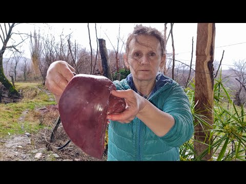 Calf Liver and Fresh Bread: the Secret to a Perfect Dinner