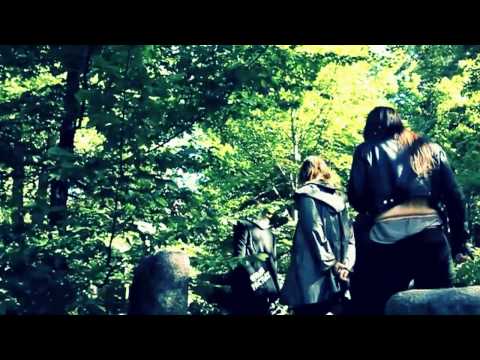 Video thumbnail for Walking Mirror