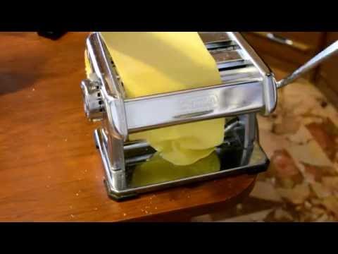 Pasta all'uovo fatta in casa tirata con nonna papera - Ricette che Passione